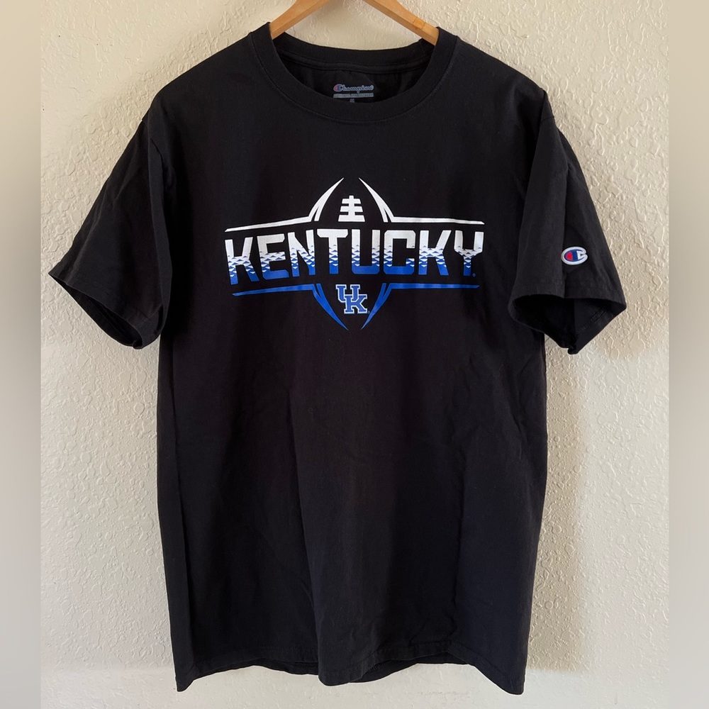 ❣️2/$25❣️ University of Kentucky x Champion adult T-shirt | MEDIUM